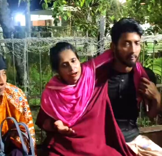 ট্রলারে পৌছাতে দেরি করায় ৩ জেলেকে মারধরে১ জনের মৃত্যু