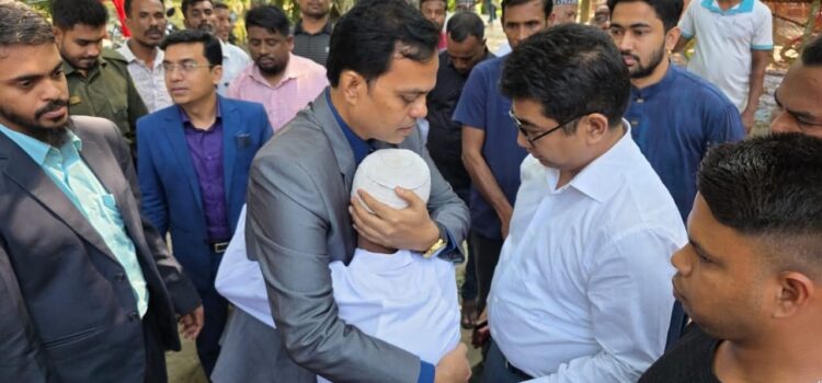 বরিশাল জেলা প্রশাসকের জুলাই শহিদ ইলিয়াসের পরিবারের সাথে সাক্ষাত