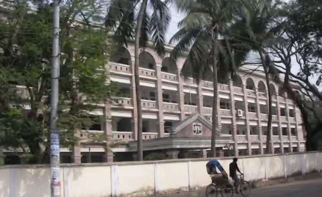 খুলনায় আদালতের সম্মুখে ২ জনকে গুলি করে হত্যা