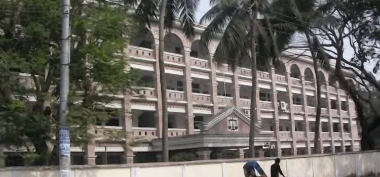 খুলনায় আদালতের সম্মুখে ২ জনকে গুলি করে হত্যা