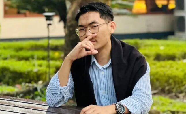 ডাকসু থেকে পদত্যাগের সিদ্ধান্ত সর্বমিত্র চাকমার