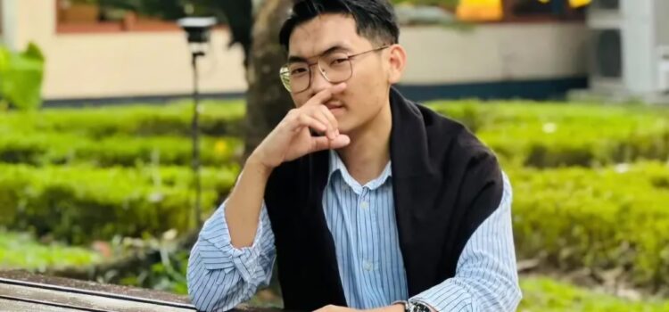 ডাকসু থেকে পদত্যাগের সিদ্ধান্ত সর্বমিত্র চাকমার