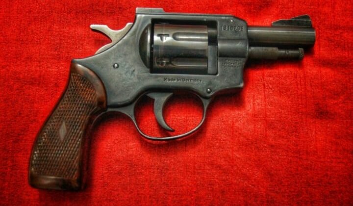 আশু‌লিয়ায় ঝুট ব‌্যবসায়ী গু‌লি‌বিদ্ধ