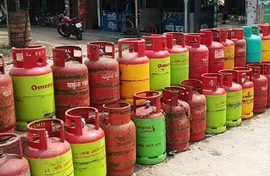 অনির্দিষ্টকালের জন্য এলপিজি সিলিন্ডার গ্যাস বিক্রি বন্ধ