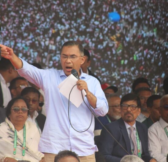 বরিশালের সফর শেষে ফরিদপুরের পথে তারেক রহমান