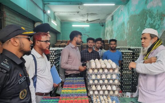 বরিশালে রমজানের বাজার নিয়ন্ত্রনে রাখতে অভিযান  ‎