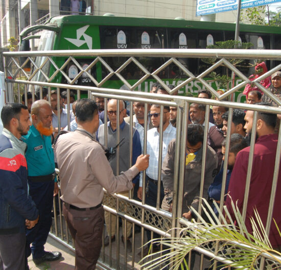 দু’পক্ষের টানাটানিতে বরিশাল ইনফ্রা পলিটেকনিকে উত্তেজনা