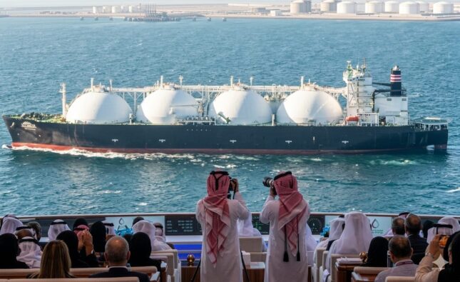 যুক্তরাষ্ট্র হরমুজ প্রণালি দখল করার চেষ্টা করবে