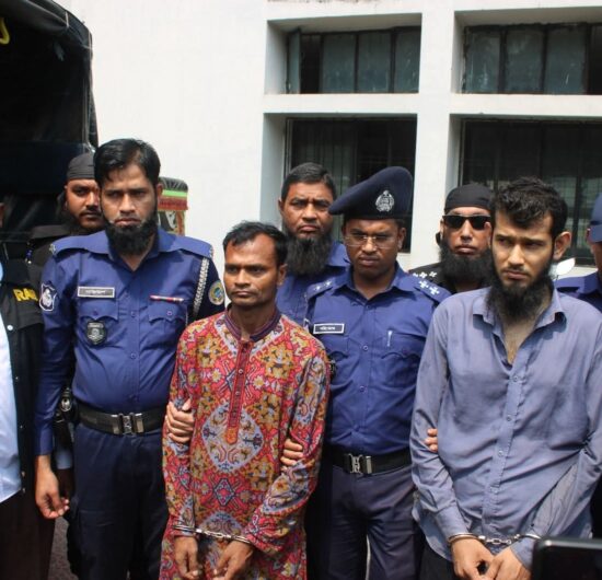 পিরোজপুরে মস্তকহীন লাশের মিলল খুনের ক্লু, গ্রেপ্তার-২  পিরোজপুর: