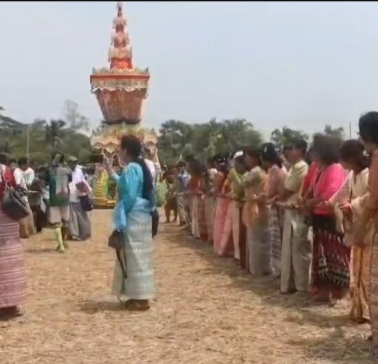 চোখের জলে বিদায় রাখাইন ধর্মগুরু