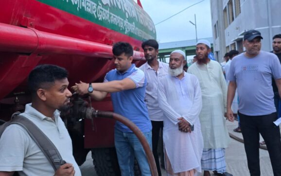 মহিপুরে সমুদ্রগামী জেলেদের বিশেষ ব্যবস্থাপনায় ডিজেল