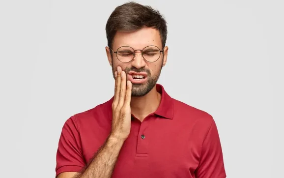মাড়ির যে সমস্যা অবহেলা করবেন না