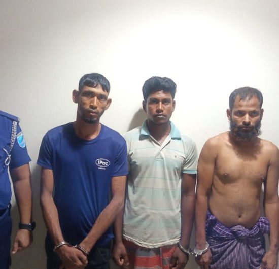 স্বামীকে বেঁধে রেখে স্ত্রীকে ধর্ষন, গ্রেফতার তিন