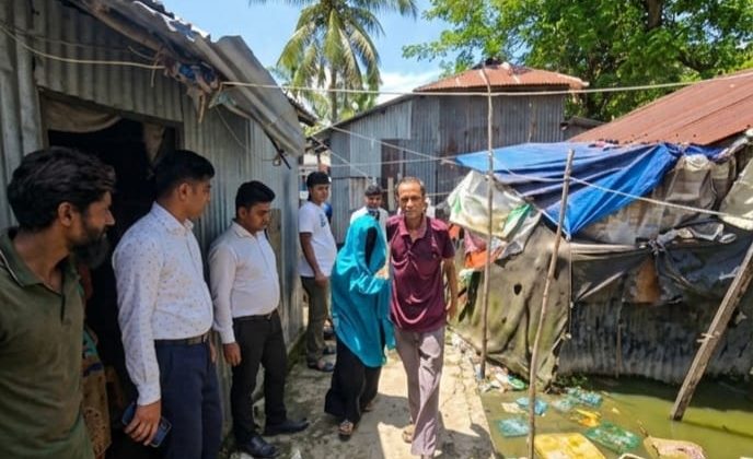 কলাপাড়ায় দীর্ঘ ১৫ বছর পর আলোর মুখ দেখলেন ঘরবন্দী সালেহা