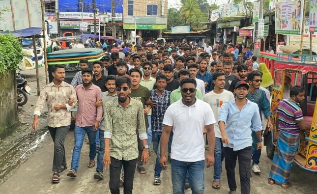 নতুন কমিটি ঘিরে সরগরম নলছিটি ছাত্রদল, আলোচনায় রাজিব আহসান