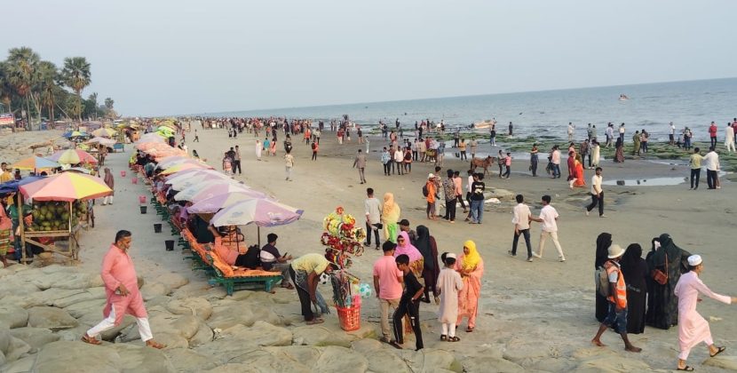 বিচ কার্নিভাল ও দুর্গাপূজাকে ঘিরে কুয়াকাটায় ৮০ শতাংশ হোটেল কক্ষ বুকিং