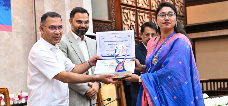 ন্যাশনাল ইয়ুথ ভলান্টিয়ার এ্যাওয়ার্ড পেয়েছেন বরিশালের মোহনা