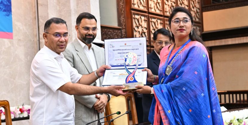ন্যাশনাল ইয়ুথ ভলান্টিয়ার এ্যাওয়ার্ড পেয়েছেন বরিশালের মোহনা